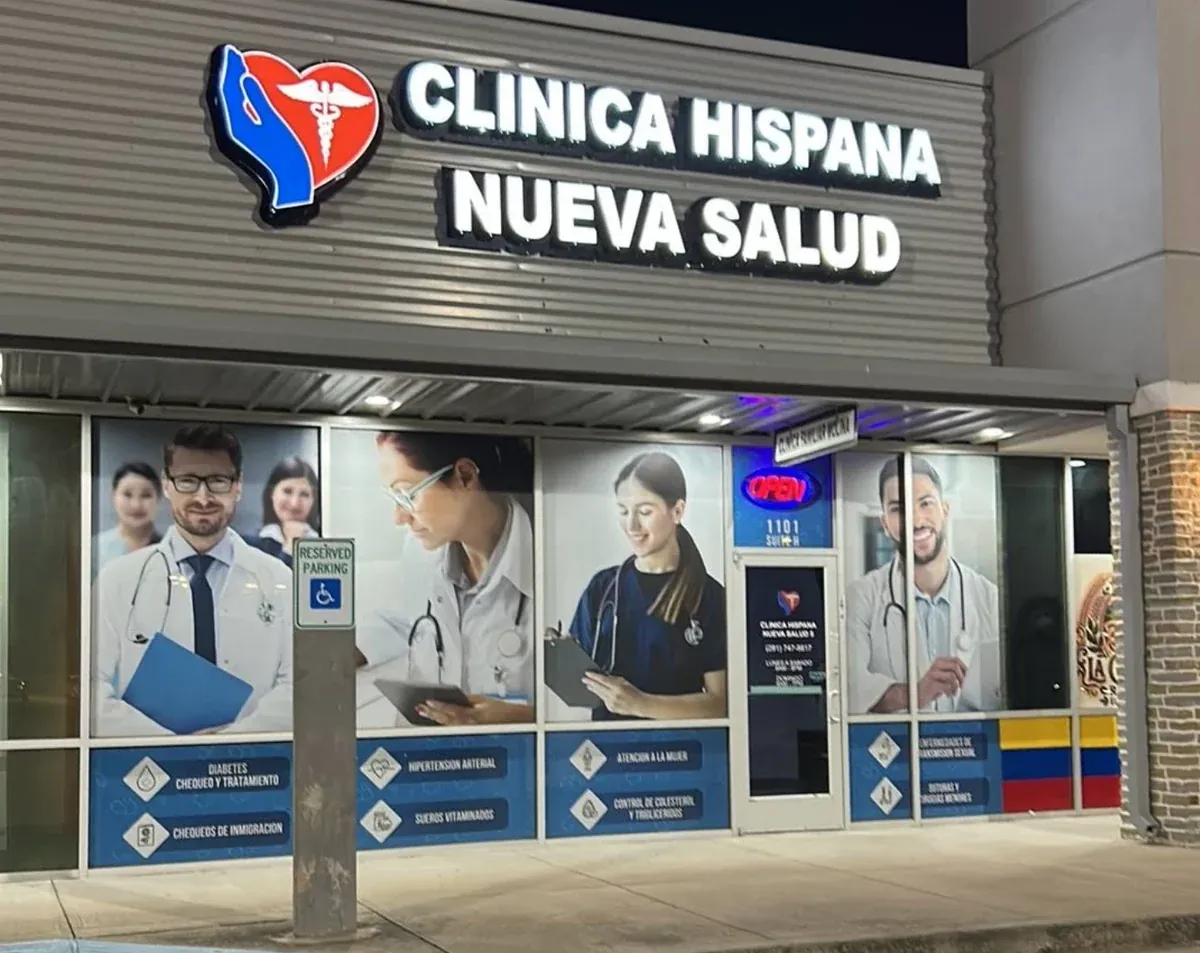 Fachada de Clínica Hispana Nueva Salud Pasadena en 1101 Spencer Hwy, South Houston, TX